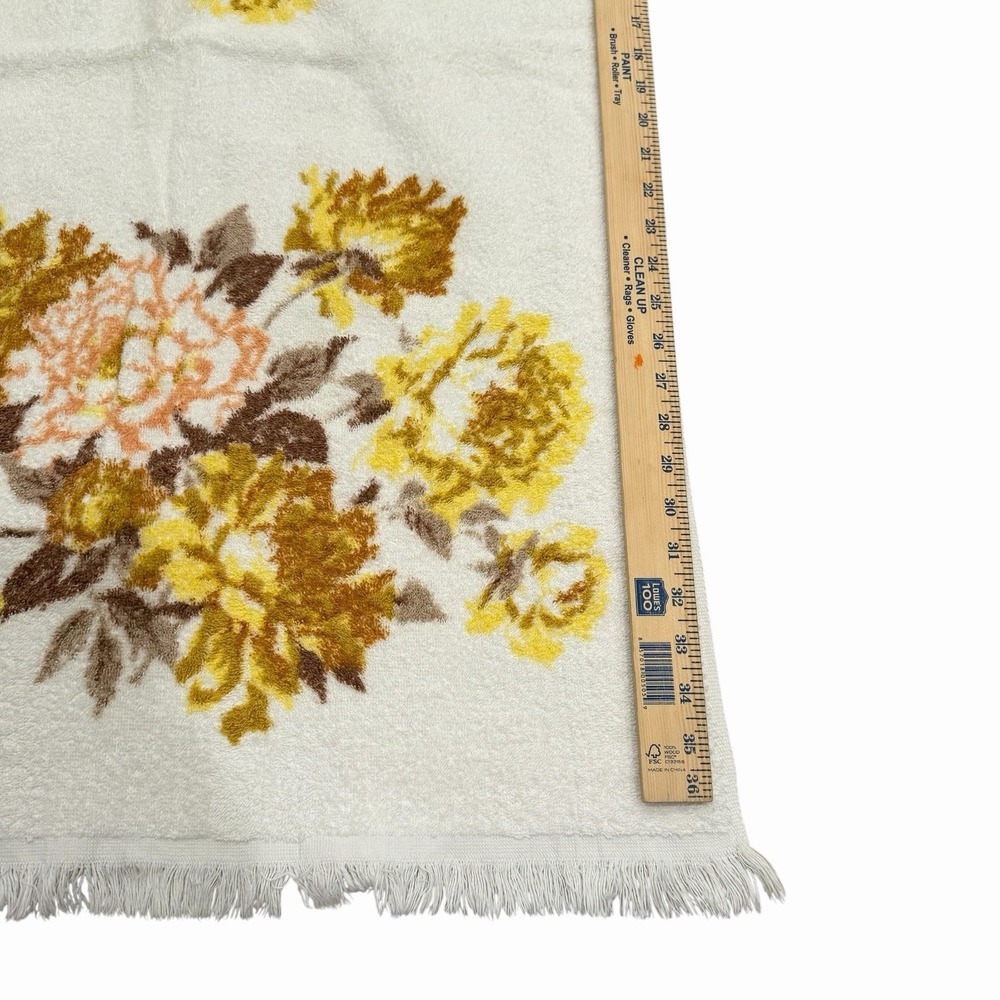 VTG Treasure Chest Towel Yellow Gold Floral Fringe 60s 70's 24x37 Flowers MCM - Picture 5 of 6
